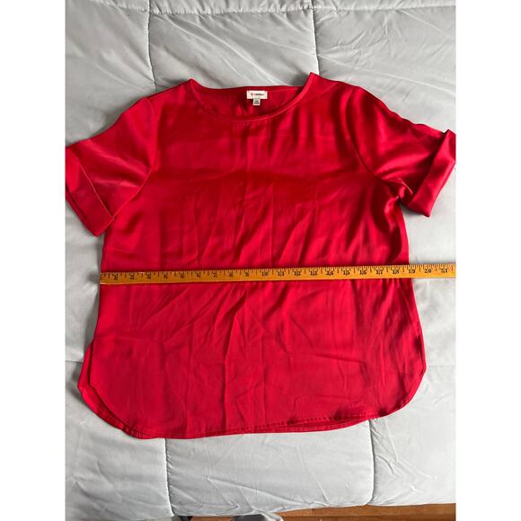 Cremieux red cuffed sleeve sateen top 95% polyester‎ 5% elastane￼ - Picture 4 of 6